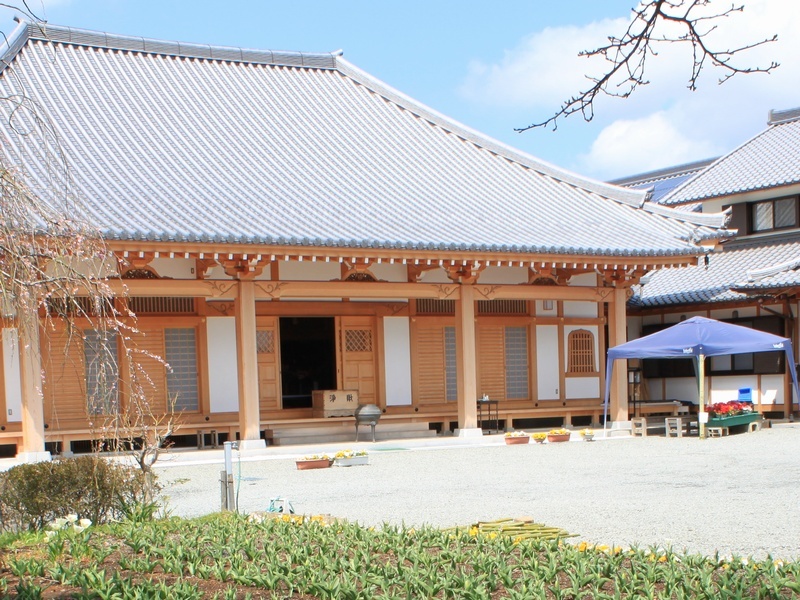 泉蔵寺本堂