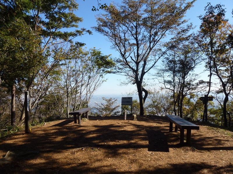 高取山山頂のベンチ
